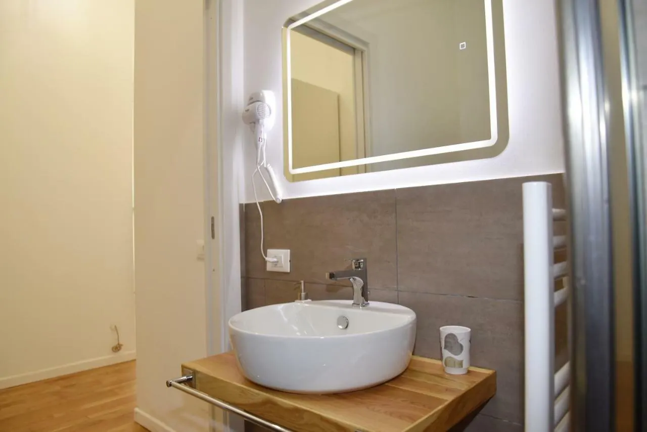 315 Via Roma Rooms Centro Palermo 2*,
