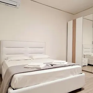 farahs-house.hotelinveneto.com/