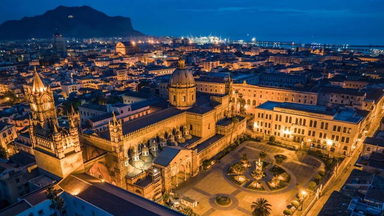 315 Via Roma Rooms Centro Palermo 2*,  Italien